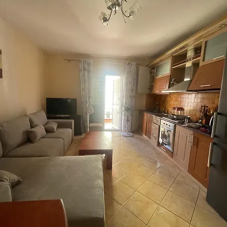 Summer Breeze Apartment *